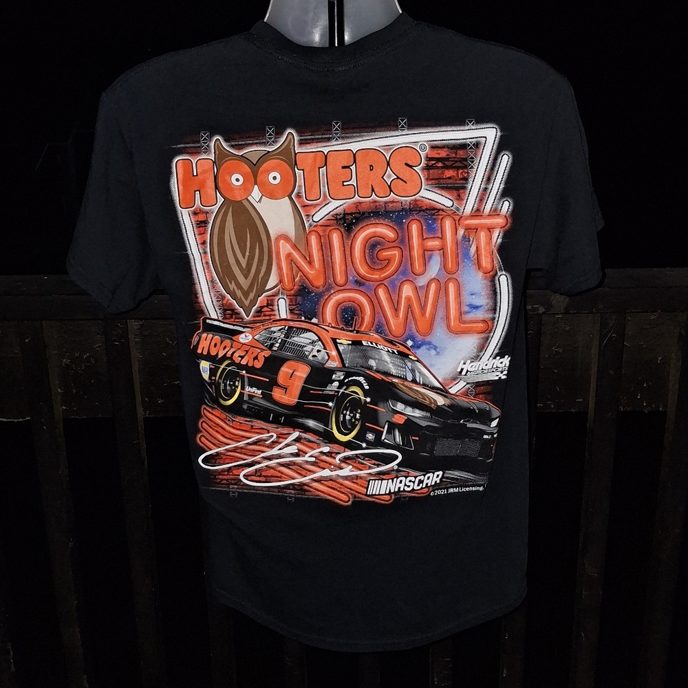 Vintage Hendrick Motorsports HOOTERS racing T Shirt Size Med